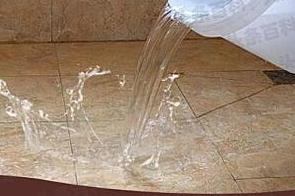 东昌漏水维修 免砸砖防水材料该如何施工